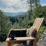 Stylish In Scenic Surroundings * Skare (More og Romsdal)