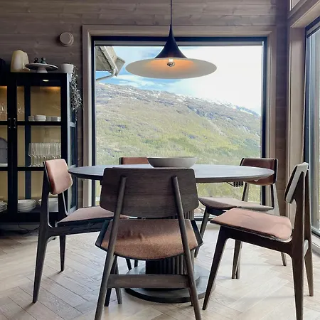 Stylish In Scenic Surroundings *