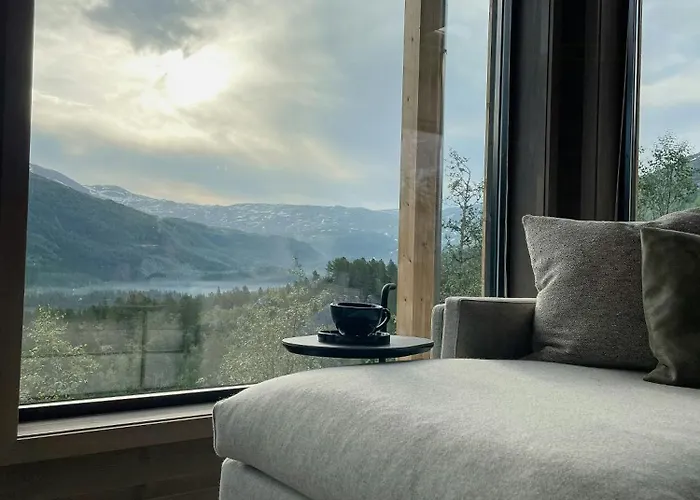 Stylish In Scenic Surroundings * Skare (More og Romsdal)